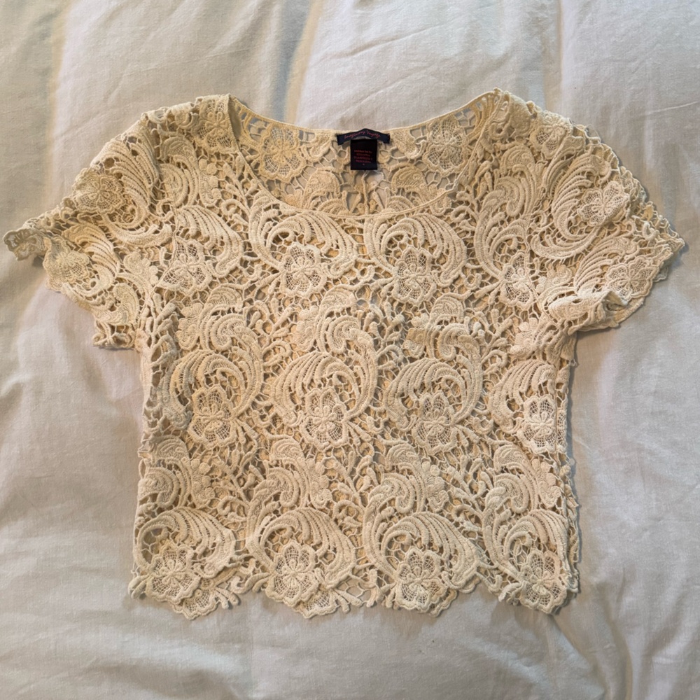 Imaginary Voyage Cream Crochet Lace boxy crop Top, size small, like new